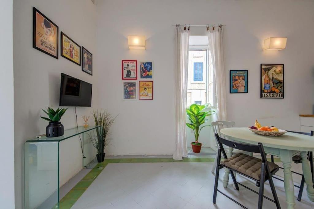 Traditional Maltese Town House In Floriana Exterior foto